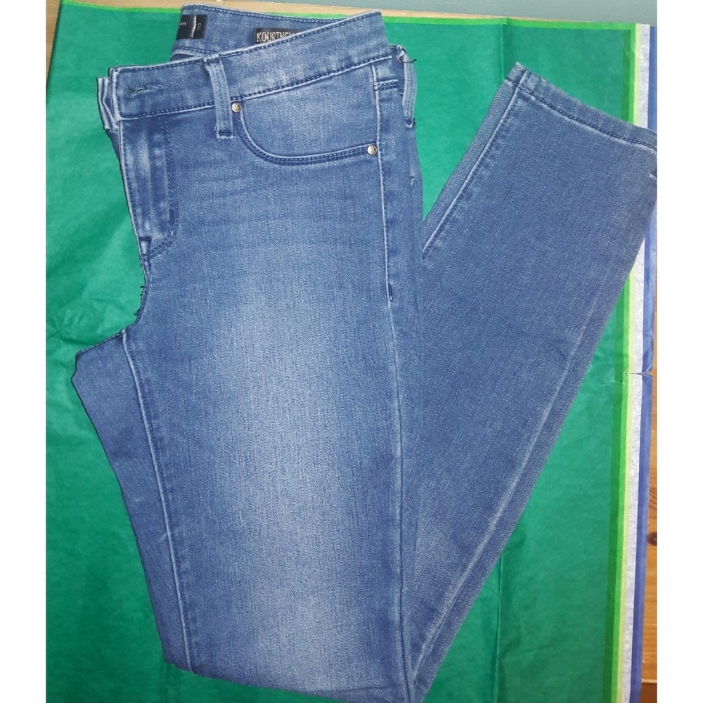 Kardashian Premium Denim Kourtney Jeggings Jeans